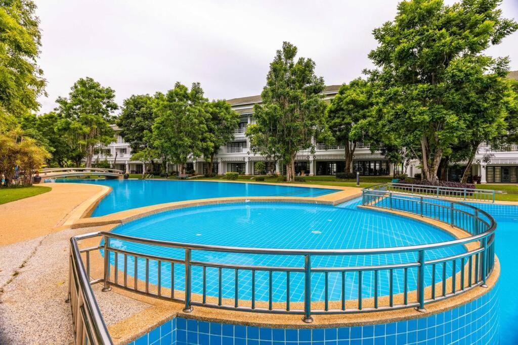 4 Bedroom Townhouse In Great Location! HHQ Exteriér fotografie