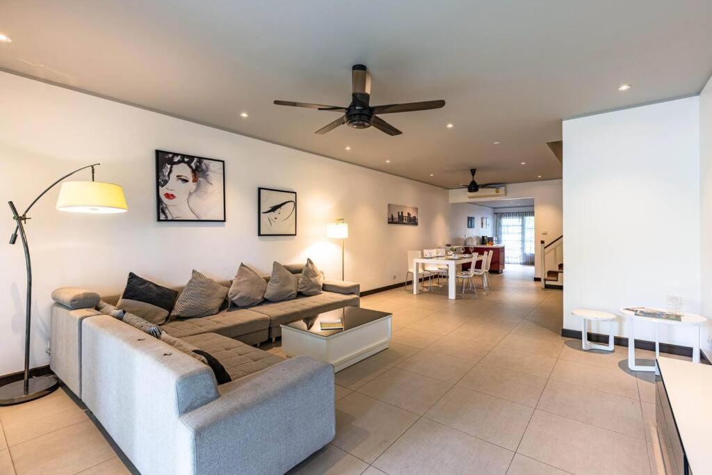 4 Bedroom Townhouse In Great Location! HHQ Exteriér fotografie
