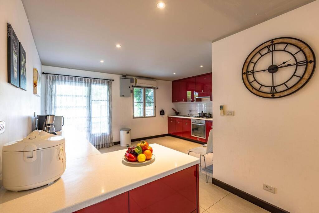 4 Bedroom Townhouse In Great Location! HHQ Exteriér fotografie
