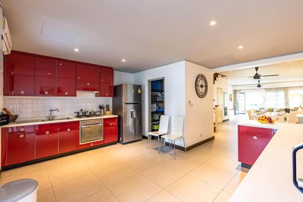4 Bedroom Townhouse In Great Location! HHQ Exteriér fotografie