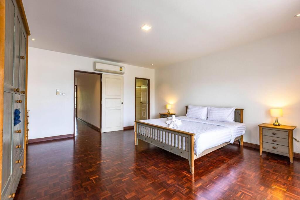 4 Bedroom Townhouse In Great Location! HHQ Exteriér fotografie