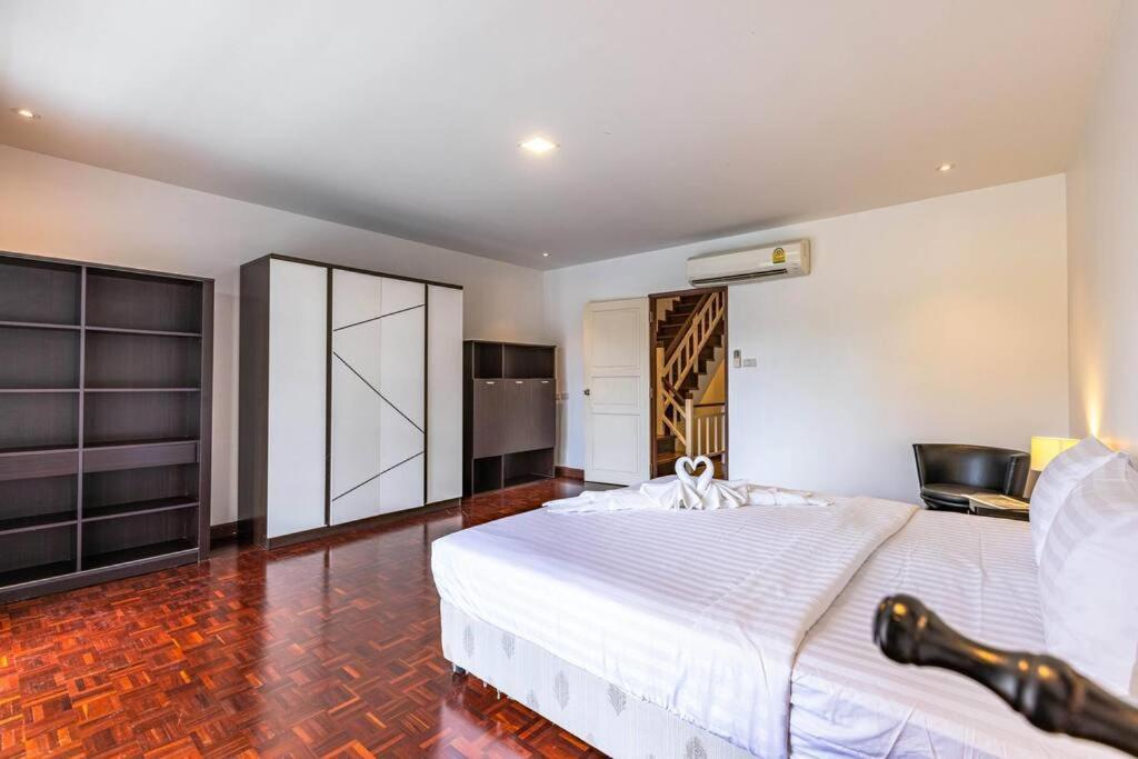 4 Bedroom Townhouse In Great Location! HHQ Exteriér fotografie