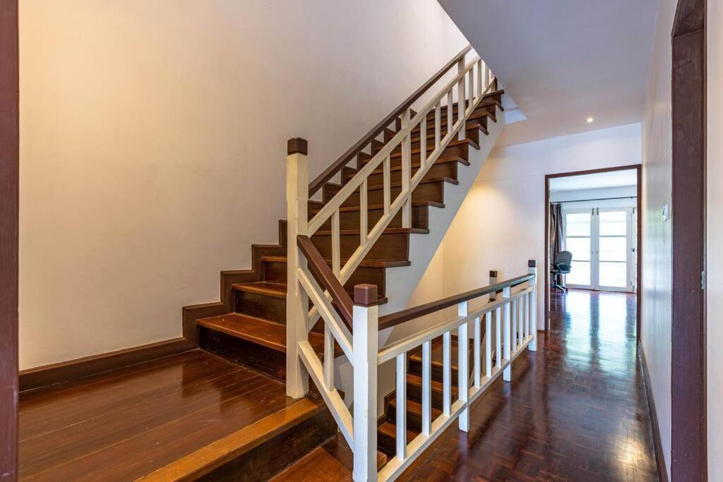 4 Bedroom Townhouse In Great Location! HHQ Exteriér fotografie