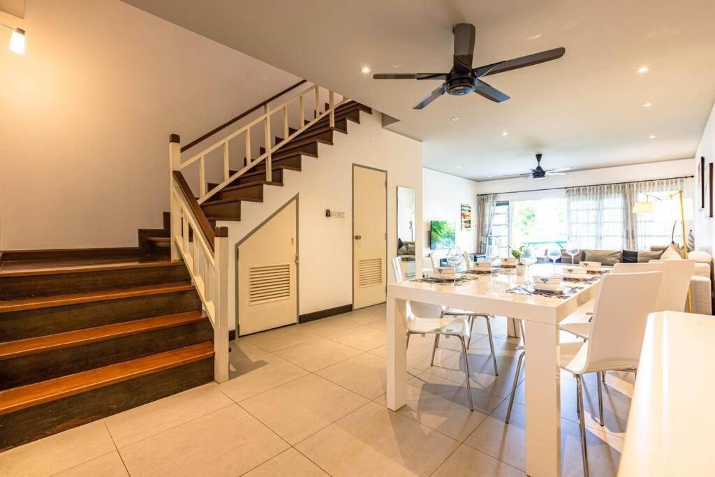 4 Bedroom Townhouse In Great Location! HHQ Exteriér fotografie